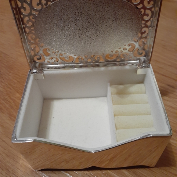 Silver jewelry box - Picture 3 of 4